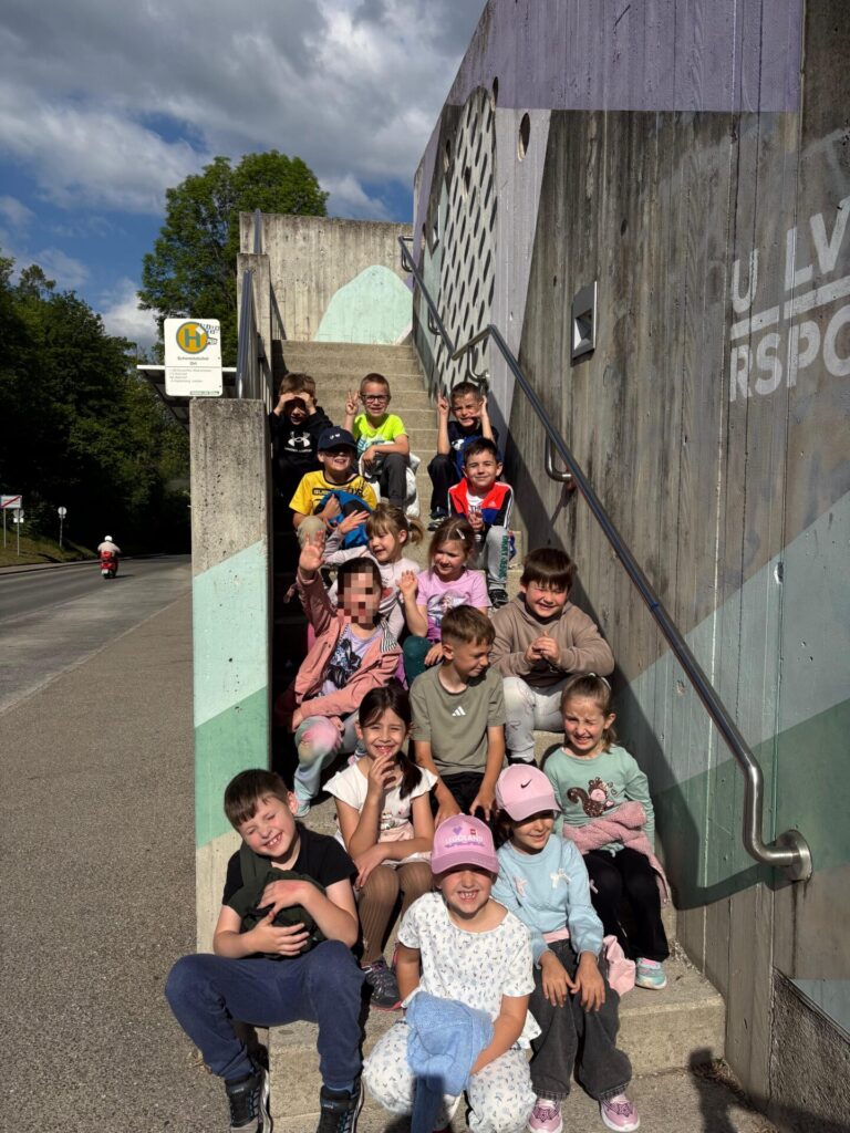 Schwimmkurs der 1. Klasse